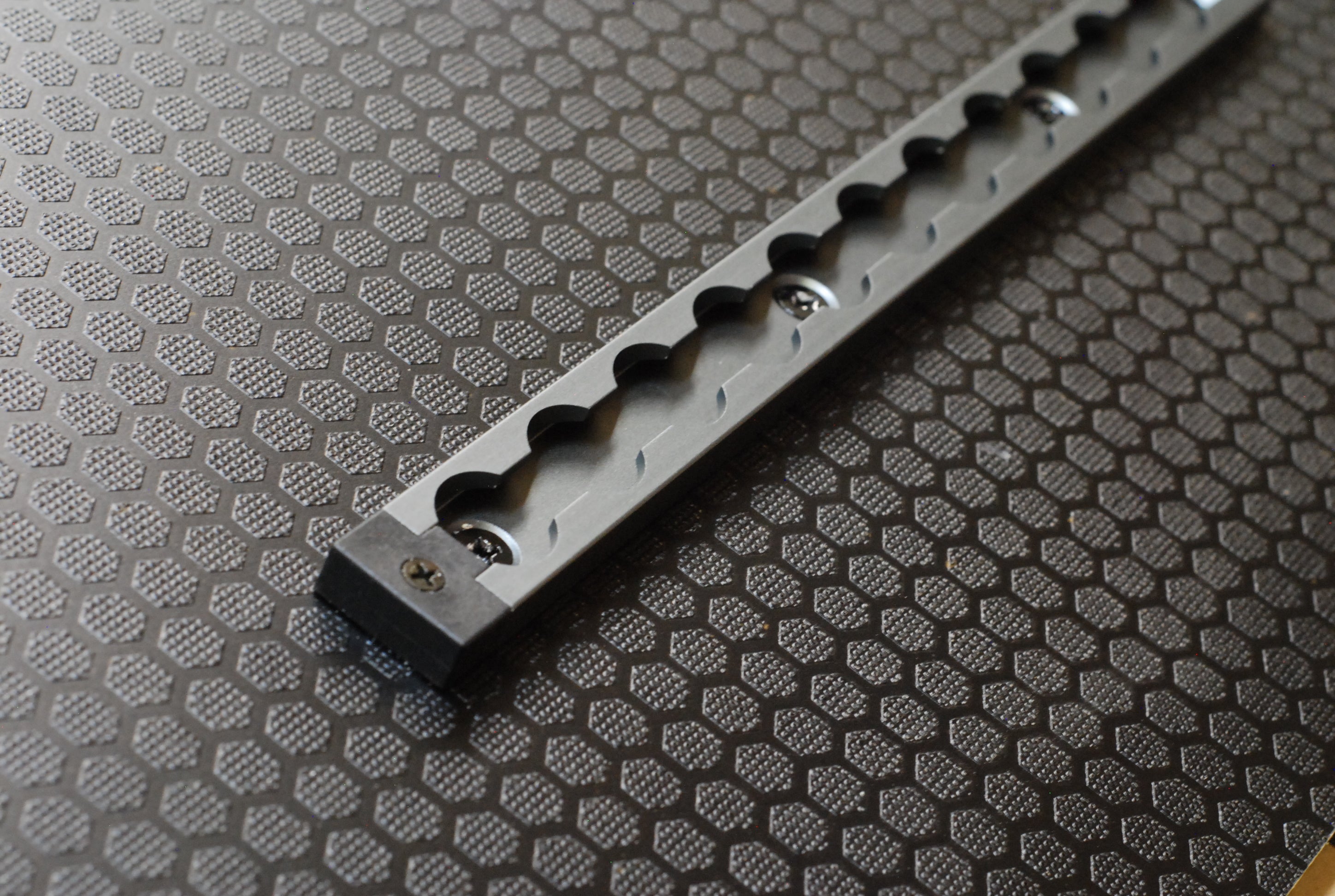 Venture L-Track Rectangle End Caps (4 Pack)