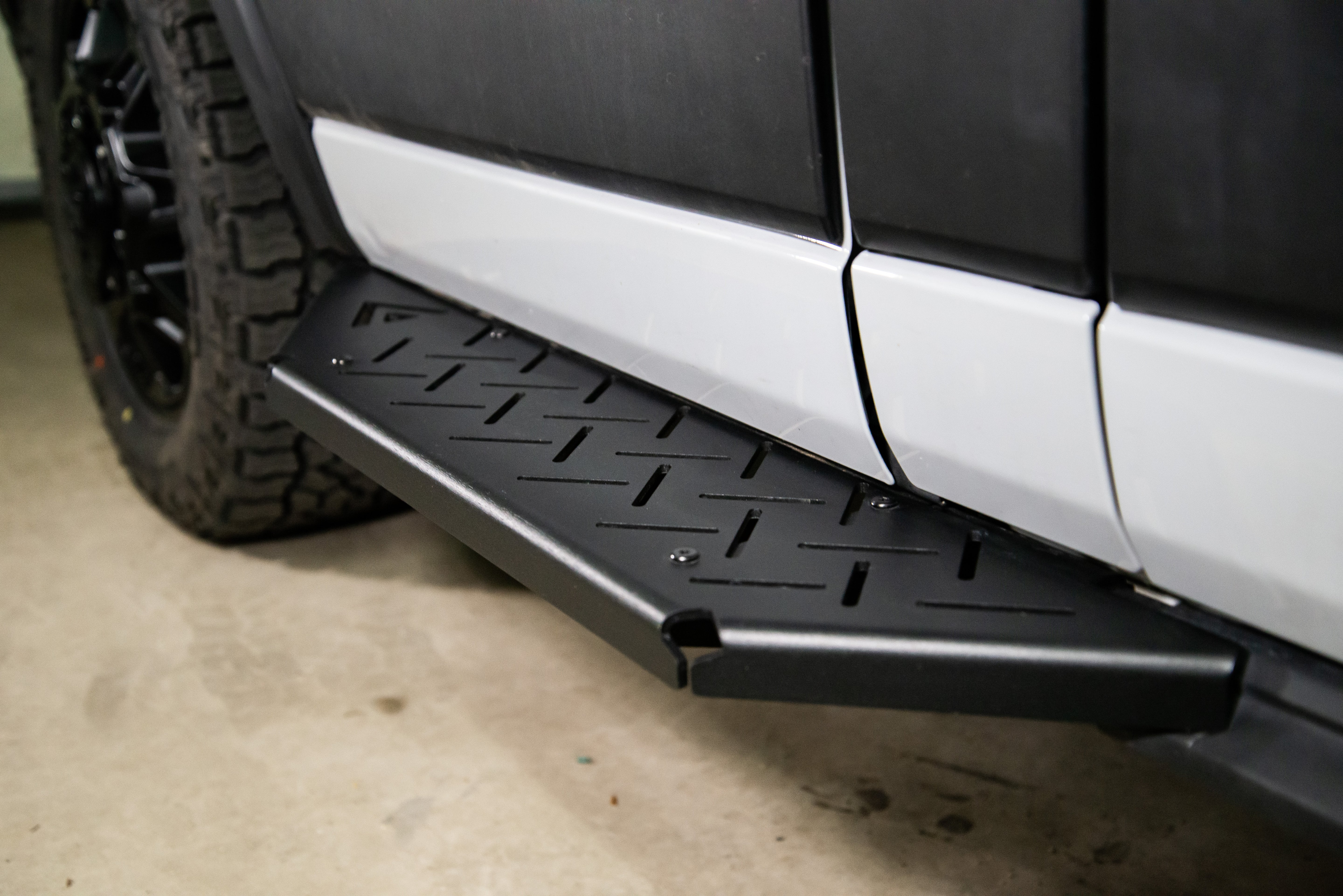 Venturhaus Modular Running Boards | Sprinter & Ford Transit Van Side Steps