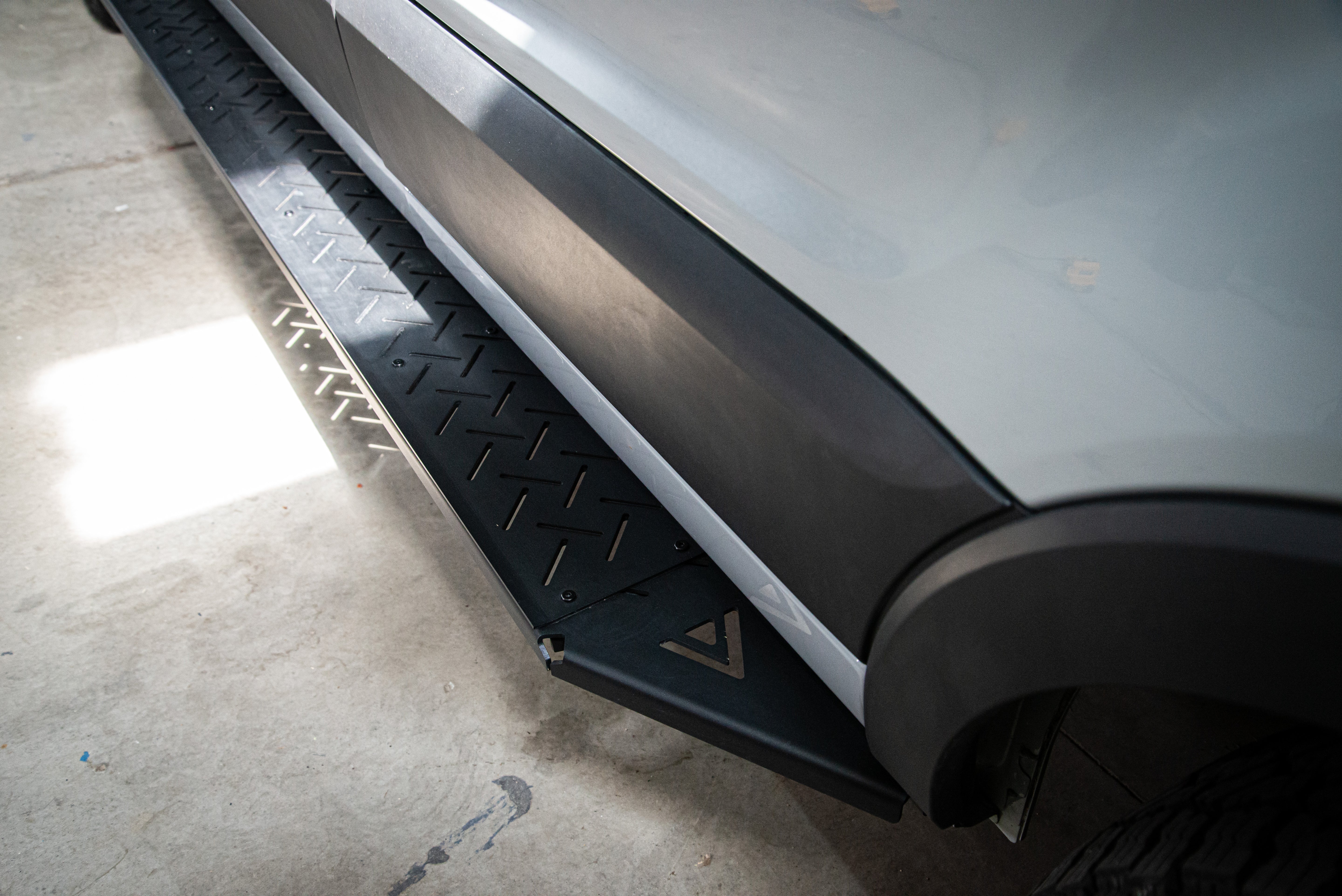 Venturhaus Modular Running Boards | Sprinter & Ford Transit Van Side Steps