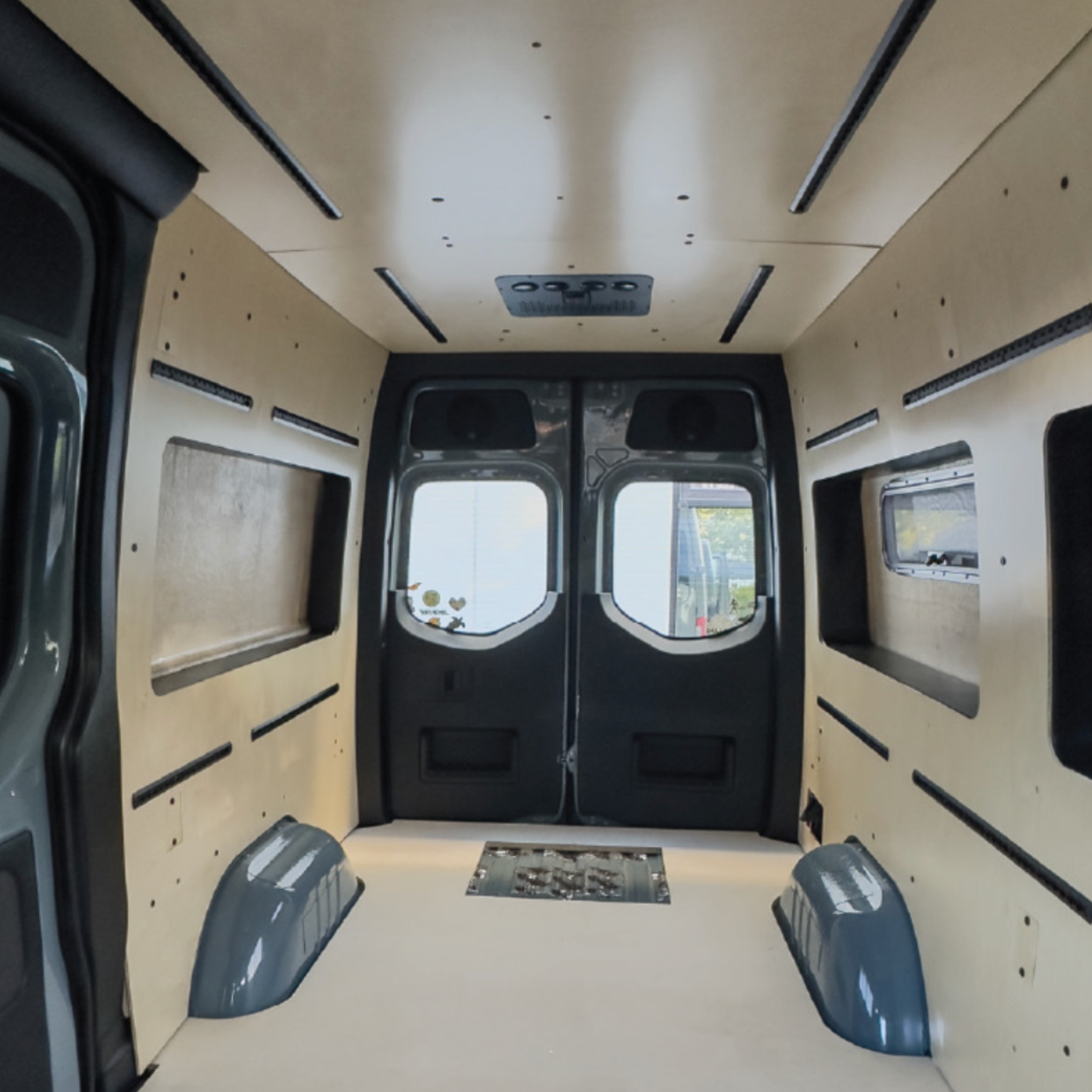 Mercedes Sprinter D-Pillar Trim Kit (Rear Door Threshold)